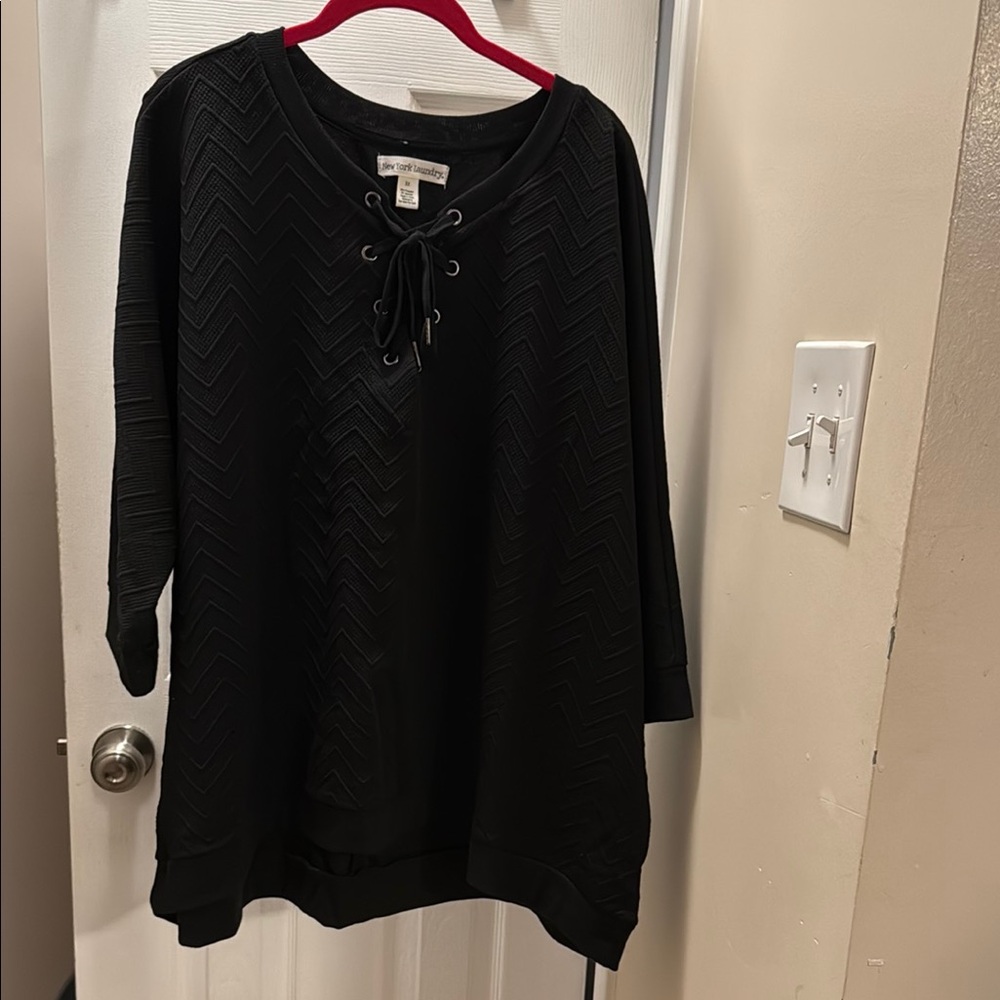 New York Laundry Black Oversized 3/4 Sleeve Sweatshirt